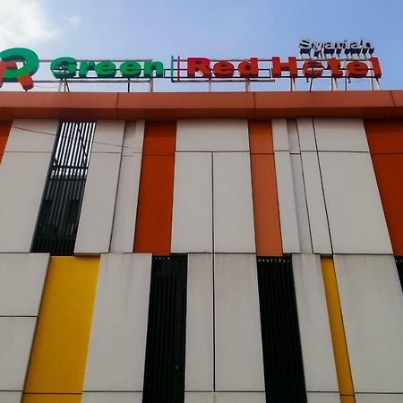 宗班绿红伊斯兰酒店 Jombang 外观 照片