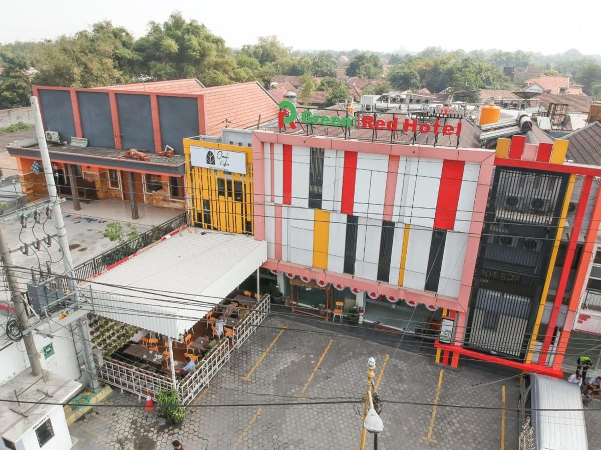 宗班绿红伊斯兰酒店 Jombang 外观 照片