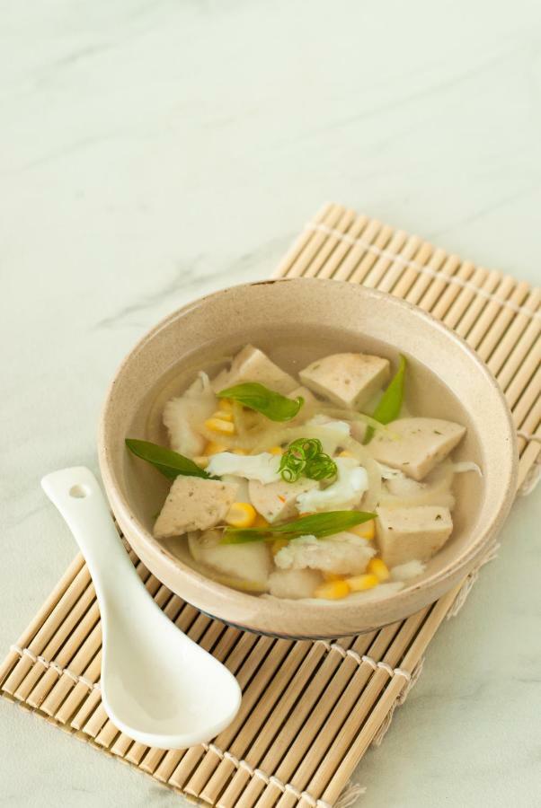 宗班绿红伊斯兰酒店 Jombang 外观 照片